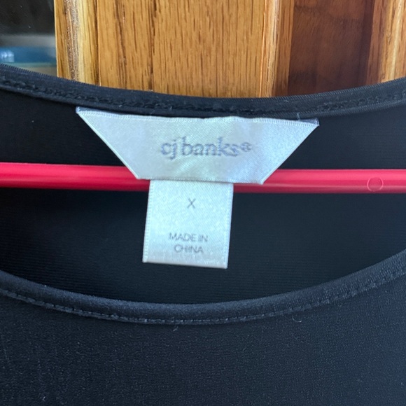 CJ Banks black polyester spandex LS asymmetrical rhinestone hem top EUC size X - Picture 2 of 5